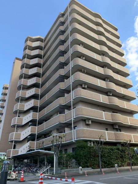 ロイヤルコート豊中４番館 外観