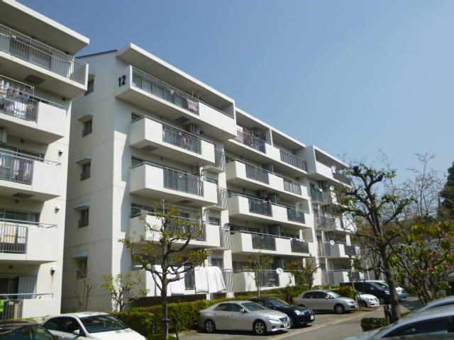 公団千里緑丘団地１２号棟 外観