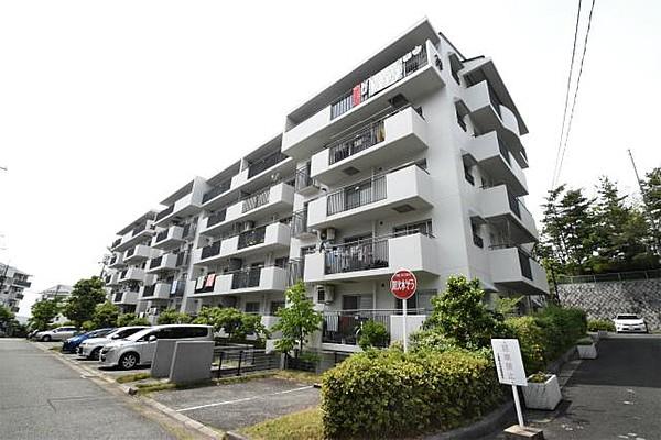 公団千里緑丘団地３９号棟 外観