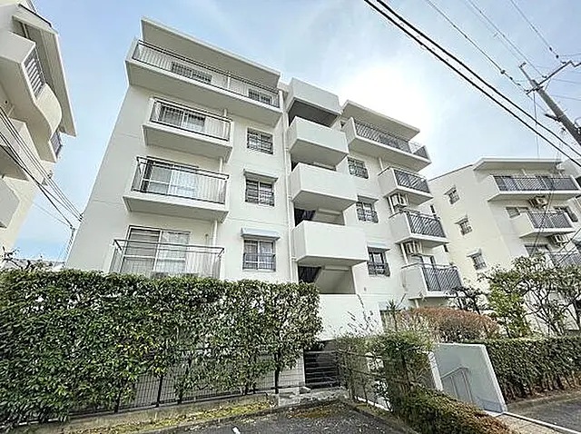 公団千里緑丘団地３１号棟 外観