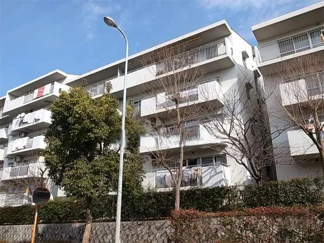 公団千里緑丘団地７号棟 外観