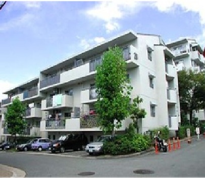 公団千里緑丘団地２８号棟 外観