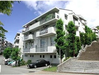 公団千里緑丘団地２３号棟 外観