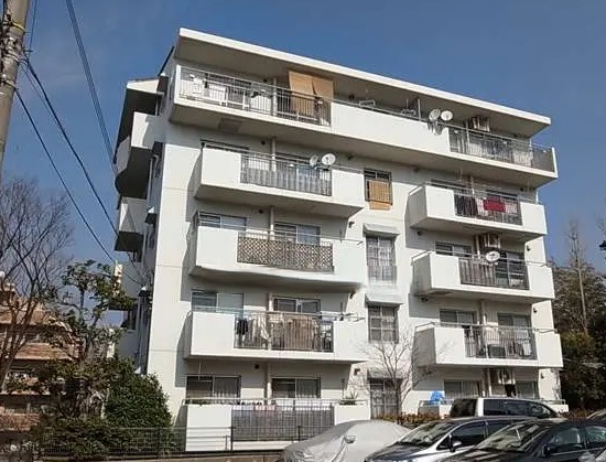 公団千里緑丘団地１号棟 外観