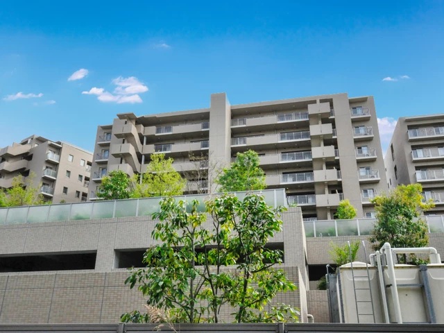 グランドメゾン千里中央東丘２番館 外観