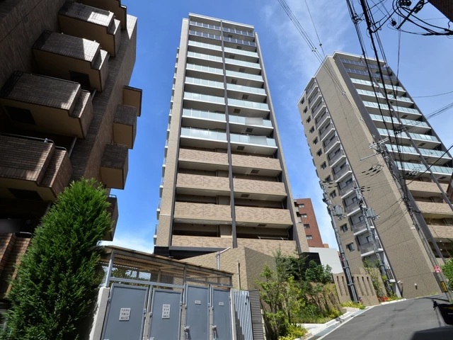 プレサンスロジェ緑地公園ウエスト 外観