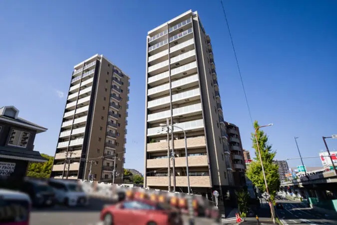 プレサンスロジェ緑地公園 外観