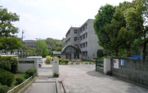 東泉丘小学校