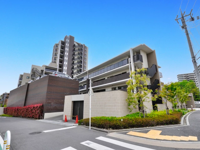 ロジュマン千里中央ヒルズ 外観