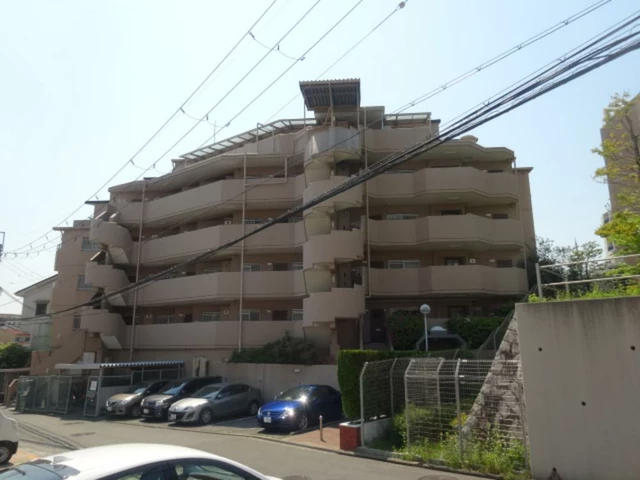 ユニライフ千里中央 外観